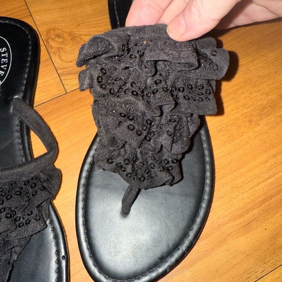 Steve Madden  Black Lola fabric Ruffle Embellished Sequin Thong Sandal". 7-8 - Picture 7 of 8